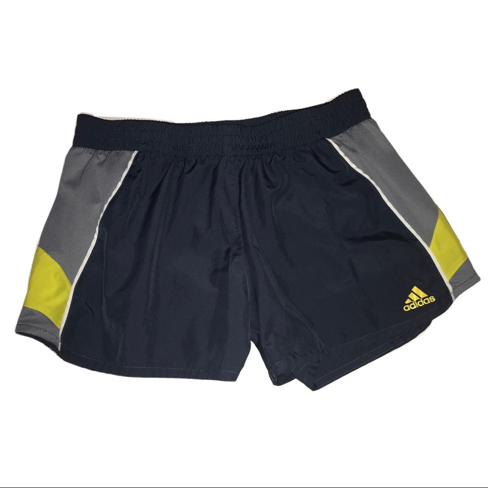 Adidas shorts M